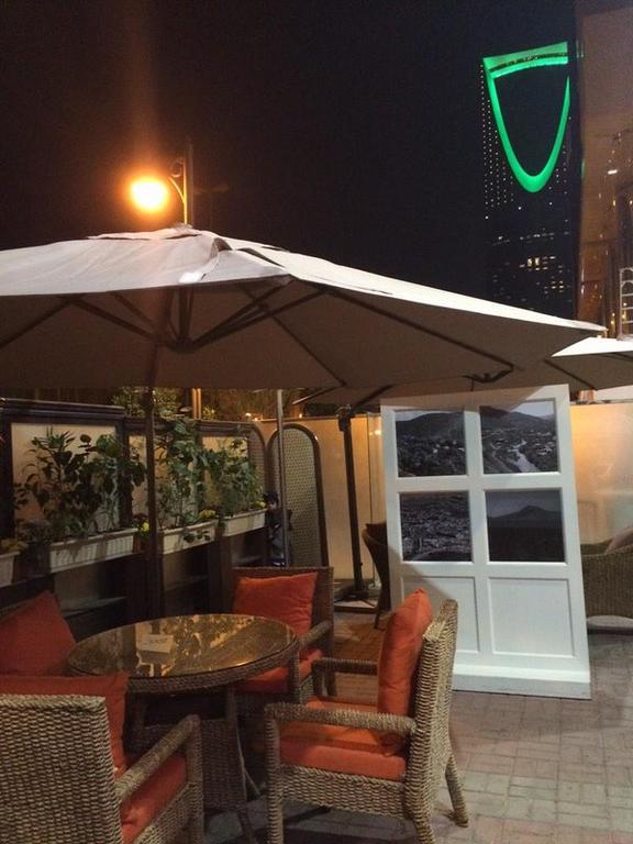 Al Tayyar Suites & Hotel Apartments - Riaad Buitenkant foto