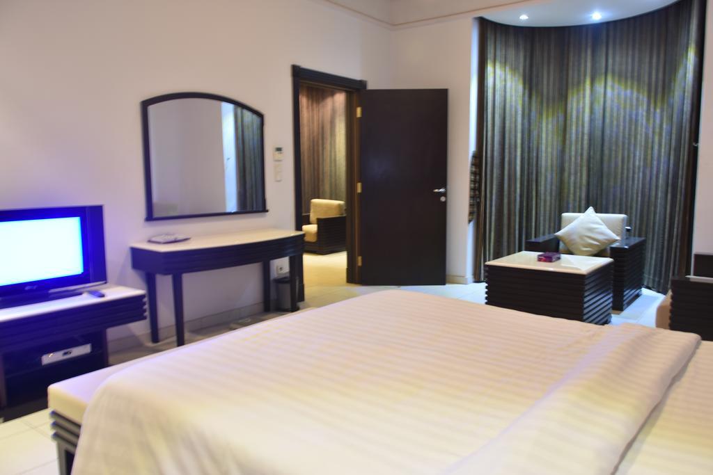 Al Tayyar Suites & Hotel Apartments - Riaad Buitenkant foto