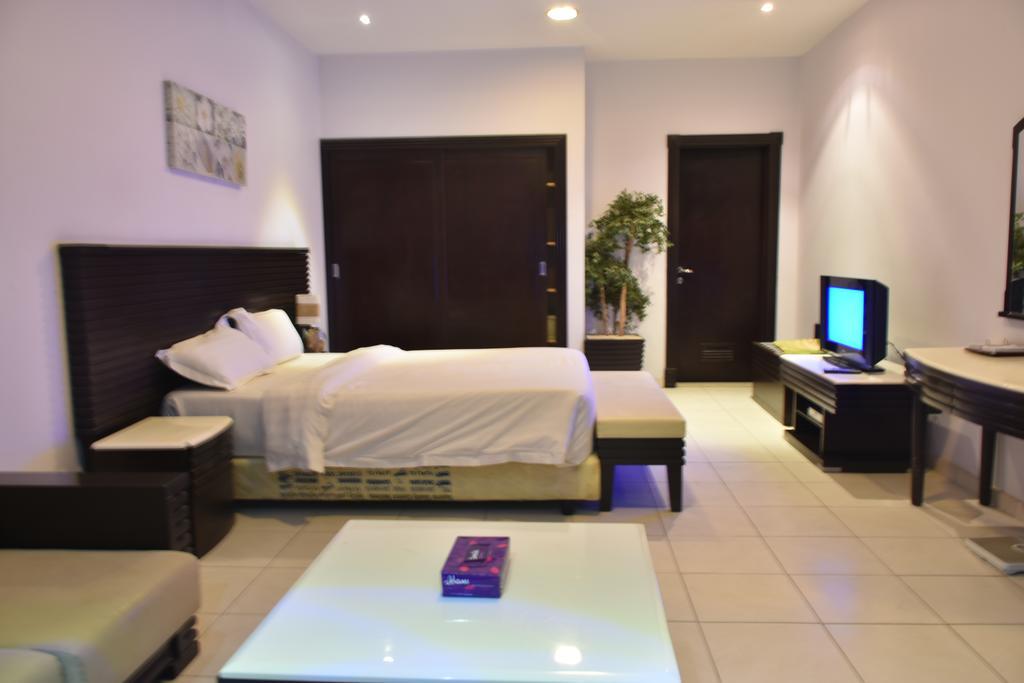 Al Tayyar Suites & Hotel Apartments - Riaad Buitenkant foto