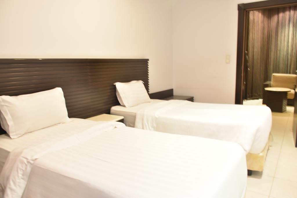 Al Tayyar Suites & Hotel Apartments - Riaad Buitenkant foto